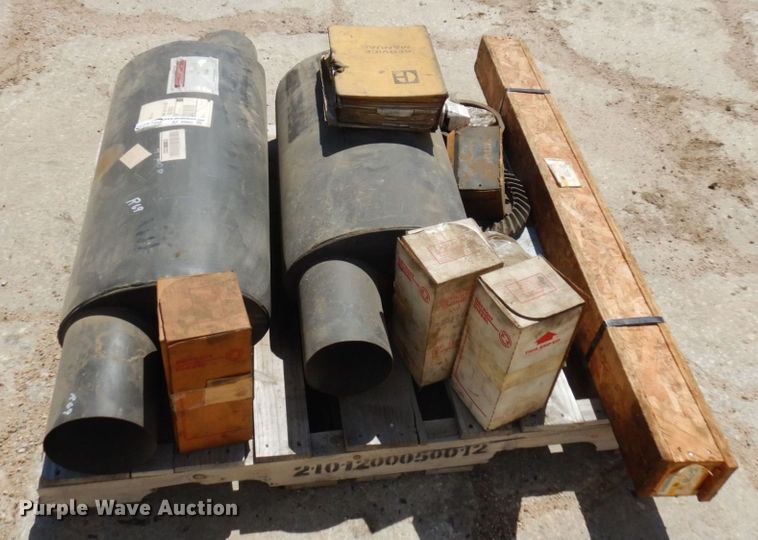 image for item MF9593 Caterpillar 637  scraper parts