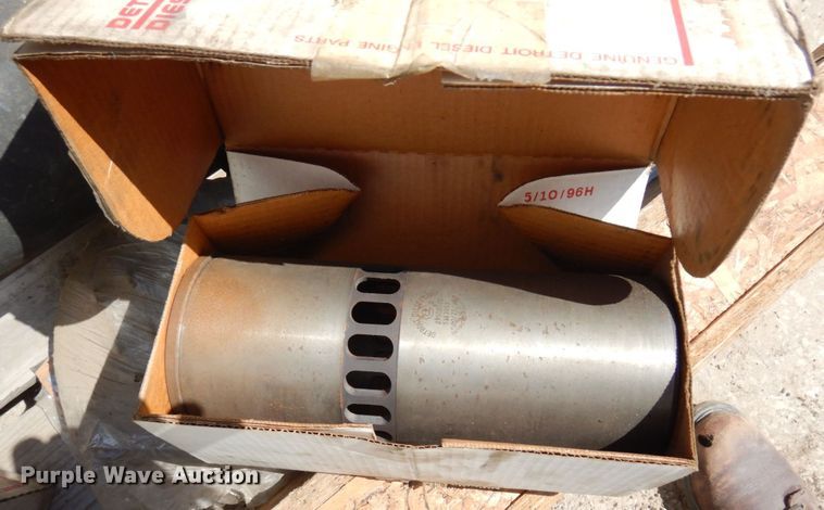 image for item MF9593 Caterpillar 637  scraper parts