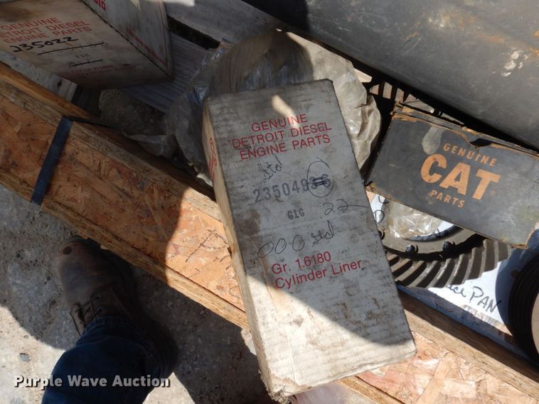 image for item MF9593 Caterpillar 637  scraper parts