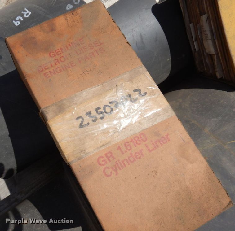 image for item MF9593 Caterpillar 637  scraper parts