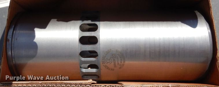 image for item MF9593 Caterpillar 637  scraper parts