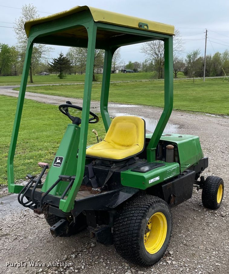 image for item MJ9657 John Deere F935  lawn mower