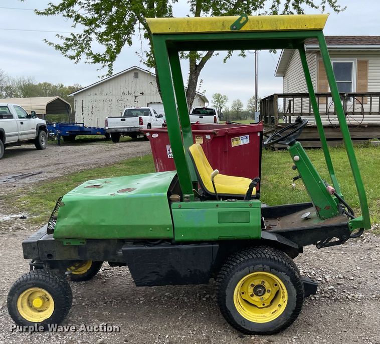 image for item MJ9657 John Deere F935  lawn mower