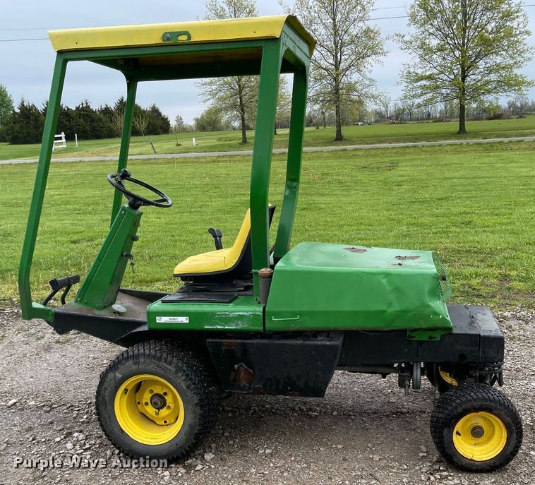 image for item MJ9657 John Deere F935  lawn mower