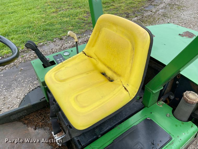 image for item MJ9657 John Deere F935  lawn mower
