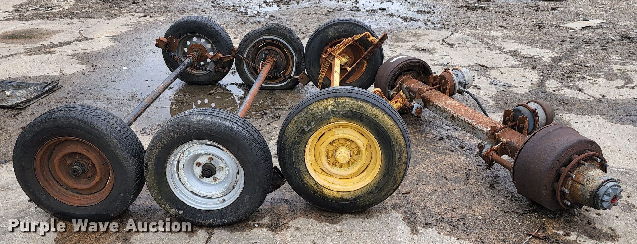 (4) trailer axles in Odessa, MO Item KF9129 sold Purple Wave