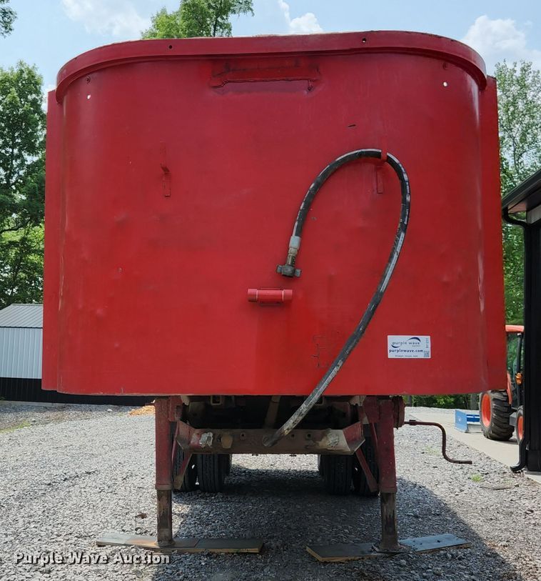 image for item DI1222 1997 Warren  end dump trailer