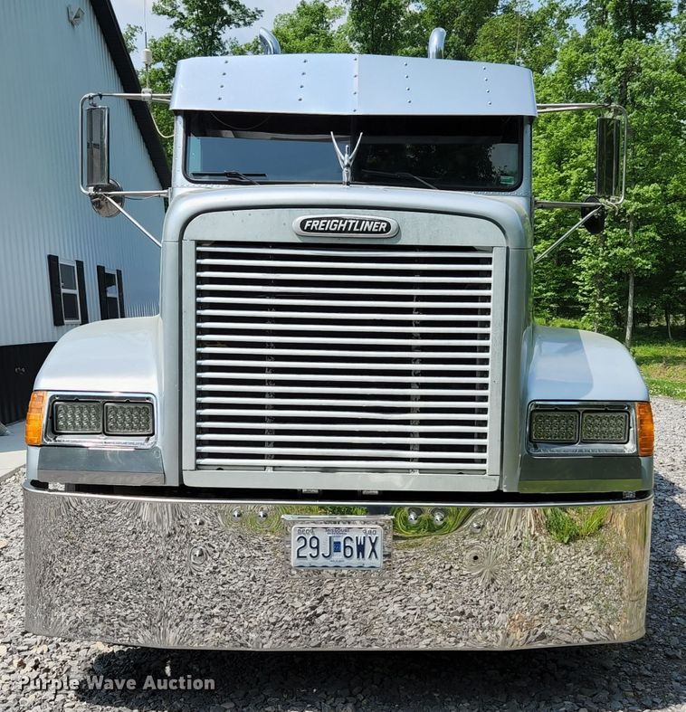 image for item DI1223 1997 Freightliner FLD120  semi truck