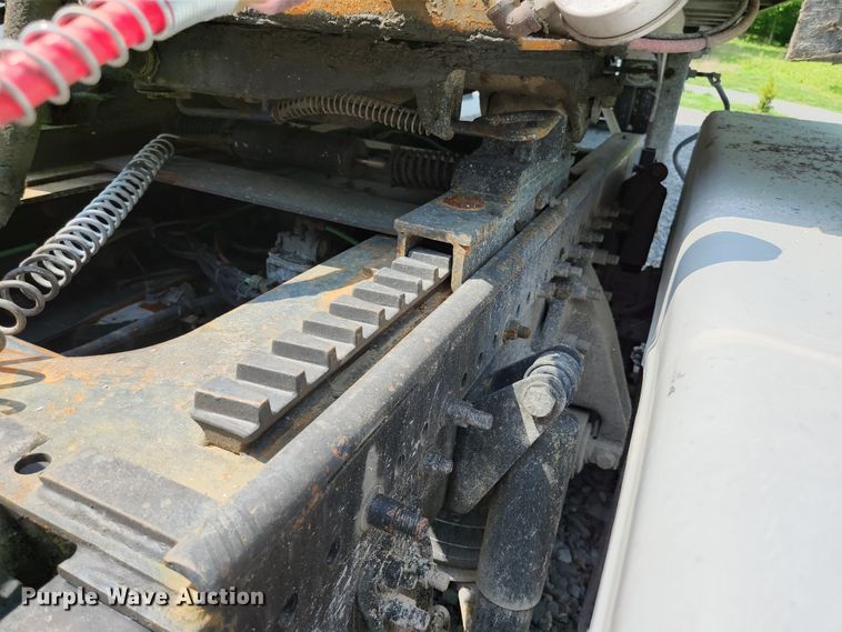 image for item DI1223 1997 Freightliner FLD120  semi truck