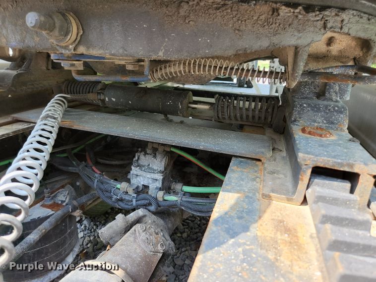 image for item DI1223 1997 Freightliner FLD120  semi truck