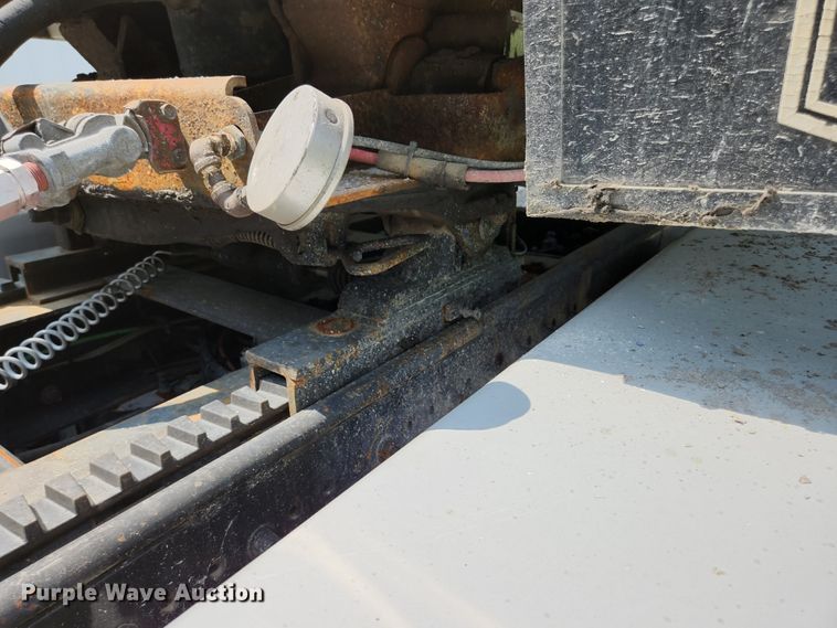 image for item DI1223 1997 Freightliner FLD120  semi truck