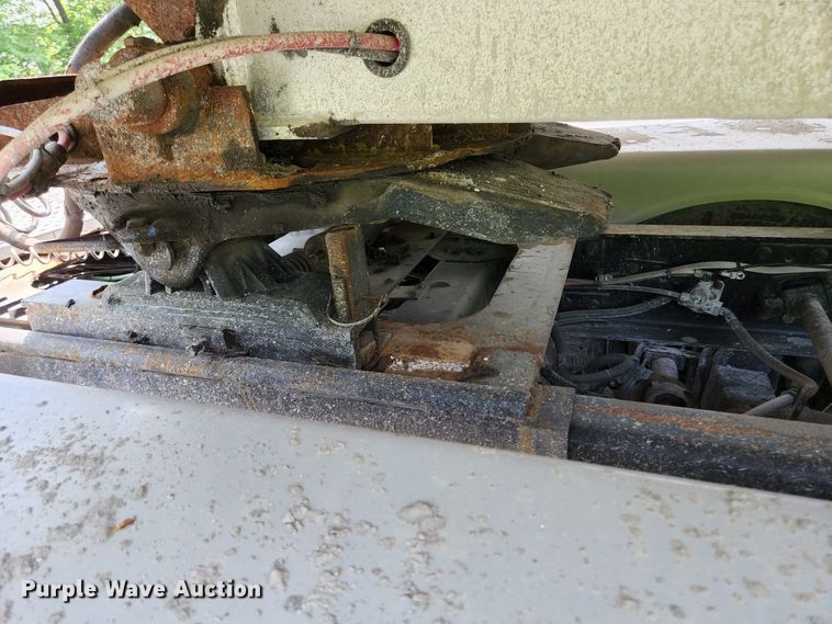 image for item DI1223 1997 Freightliner FLD120  semi truck