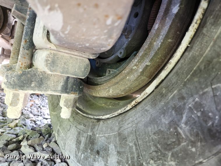 image for item DI1223 1997 Freightliner FLD120  semi truck