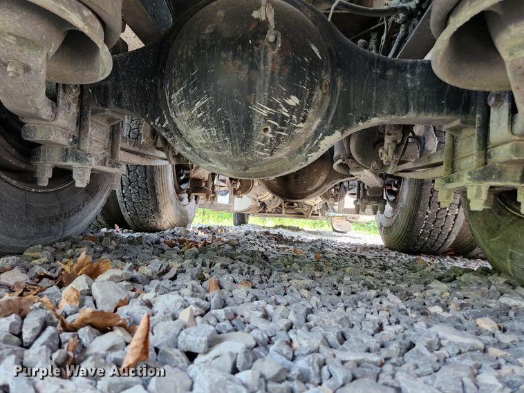 image for item DI1223 1997 Freightliner FLD120  semi truck