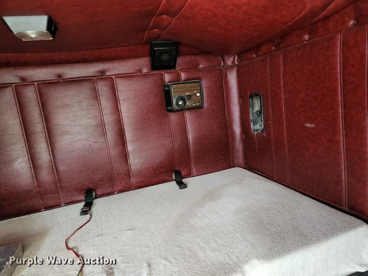 image for item DI1223 1997 Freightliner FLD120  semi truck