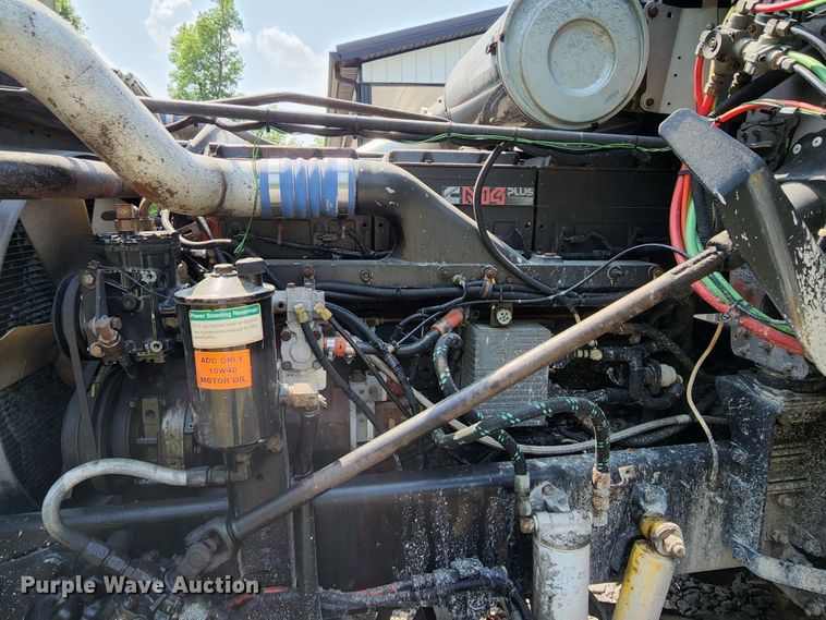 image for item DI1223 1997 Freightliner FLD120  semi truck