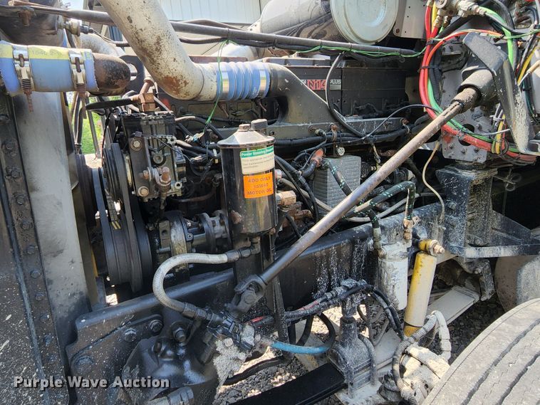 image for item DI1223 1997 Freightliner FLD120  semi truck