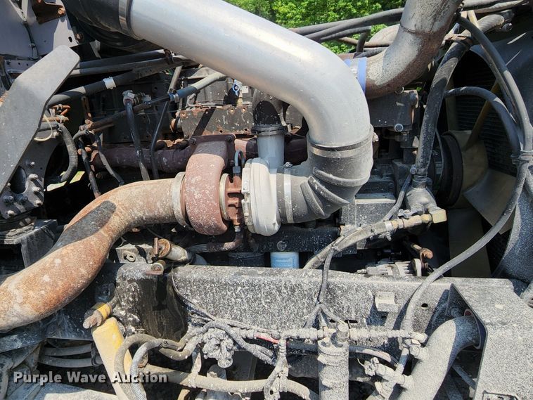 image for item DI1223 1997 Freightliner FLD120  semi truck