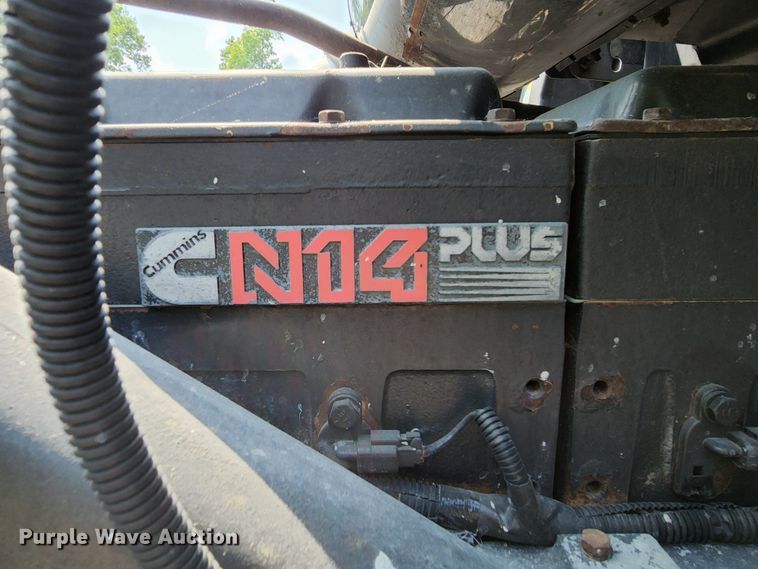 image for item DI1223 1997 Freightliner FLD120  semi truck