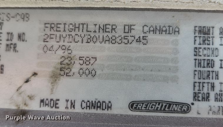 image for item DI1223 1997 Freightliner FLD120  semi truck
