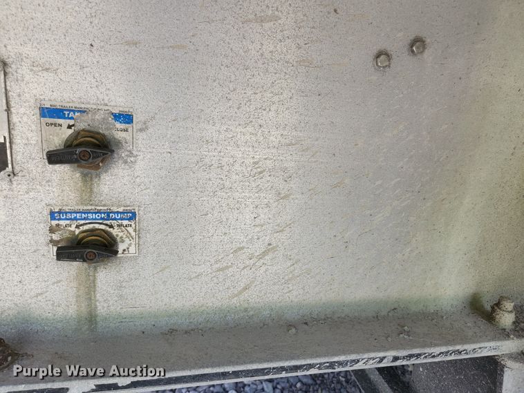 image for item DI1224 2007 MAC  end dump trailer