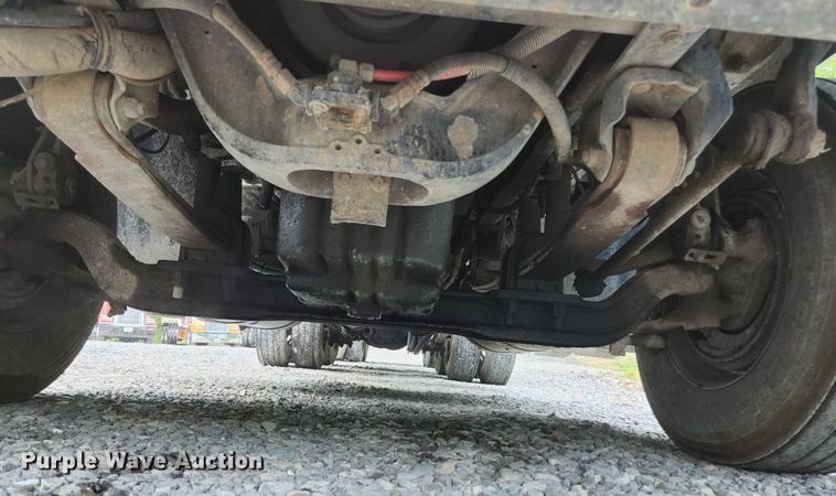 image for item DI1225 2000 Freightliner FLD120  semi truck