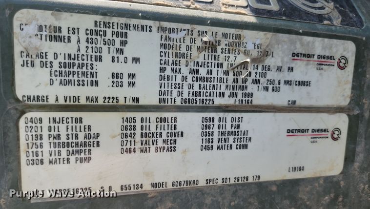 image for item DI1225 2000 Freightliner FLD120  semi truck