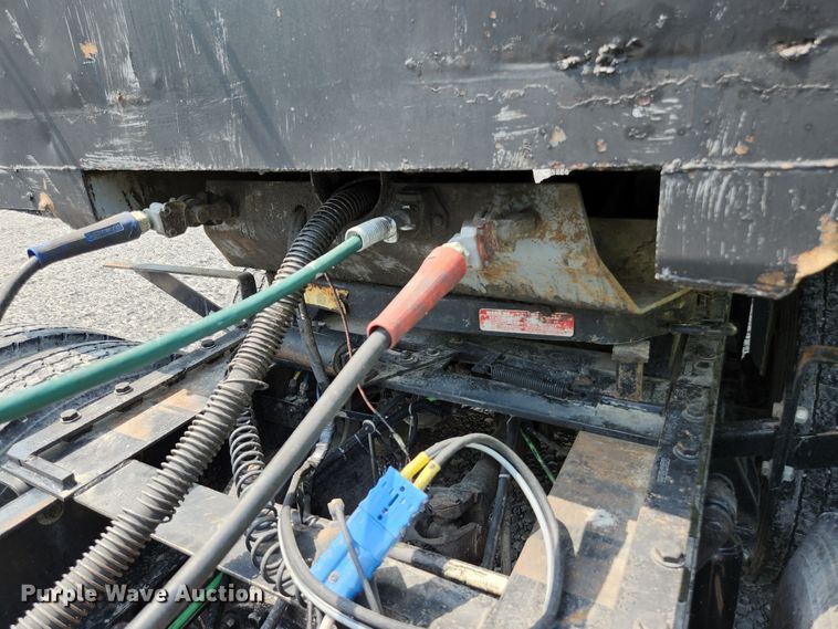 image for item DI1226 1993 Hilbilt  end dump trailer