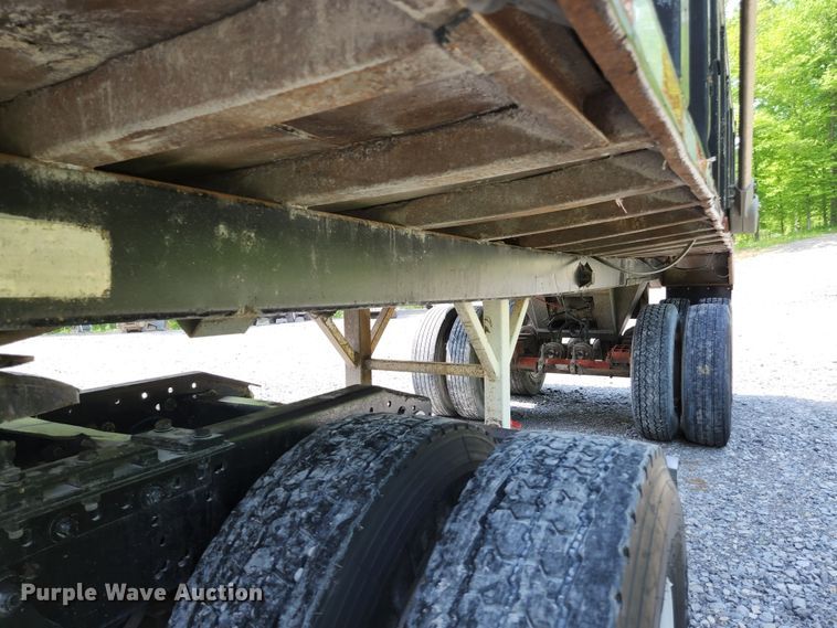 image for item DI1226 1993 Hilbilt  end dump trailer