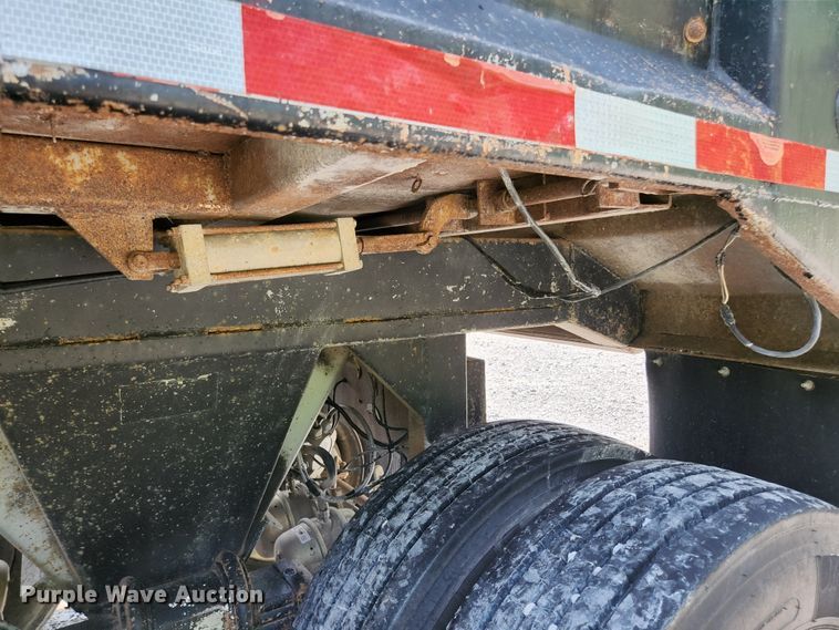image for item DI1226 1993 Hilbilt  end dump trailer