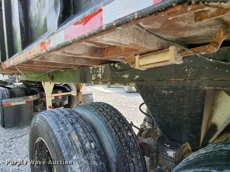 image for item DI1226 1993 Hilbilt  end dump trailer