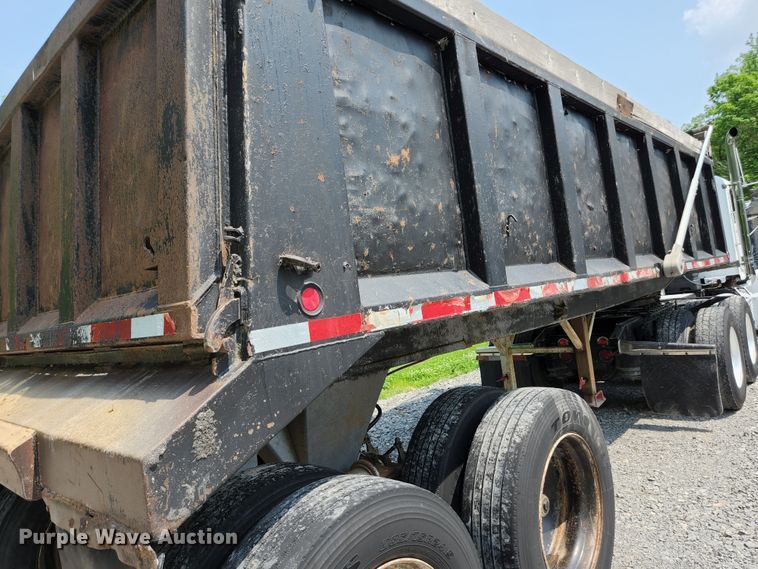 image for item DI1226 1993 Hilbilt  end dump trailer