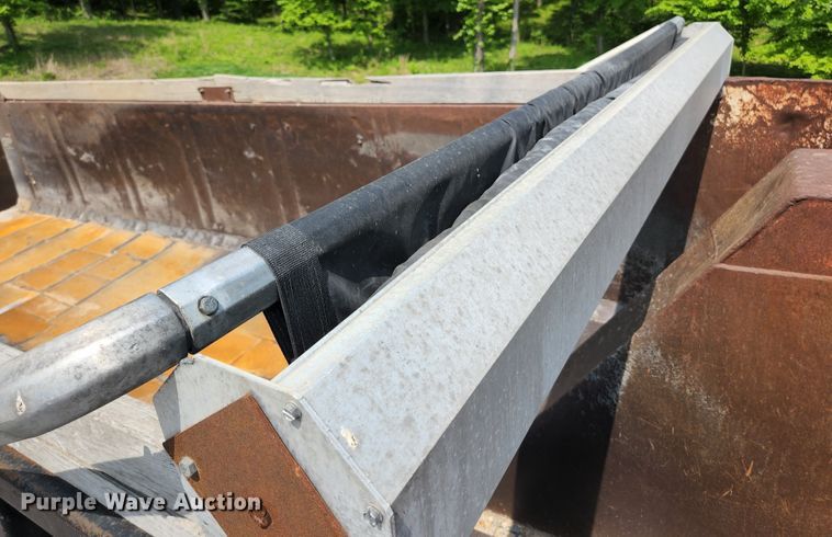 image for item DI1226 1993 Hilbilt  end dump trailer