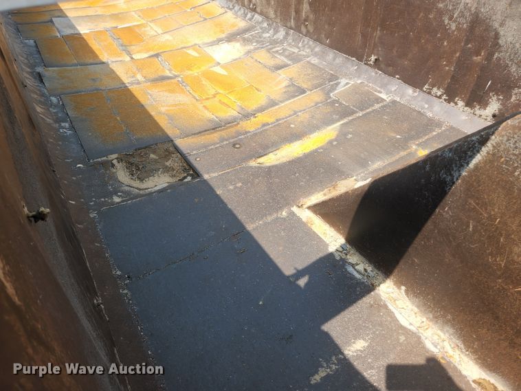 image for item DI1226 1993 Hilbilt  end dump trailer