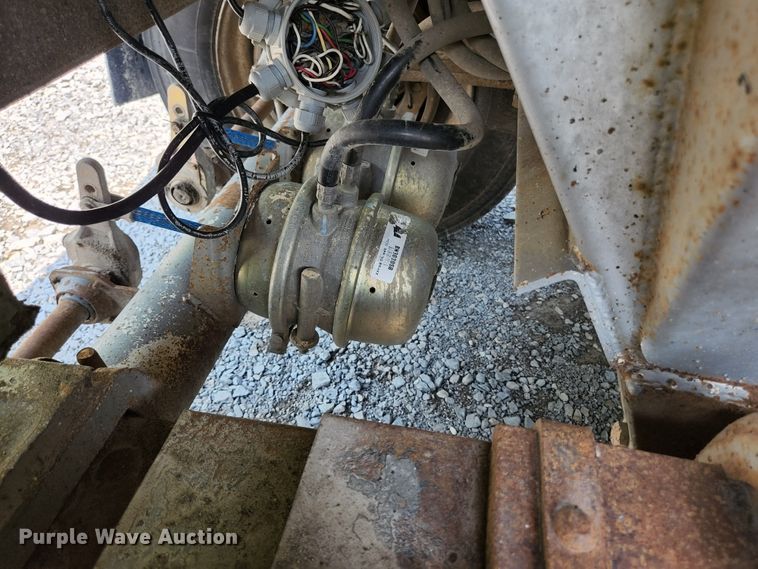 image for item DI1226 1993 Hilbilt  end dump trailer