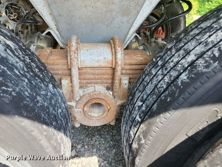 image for item DI1226 1993 Hilbilt  end dump trailer