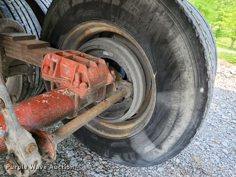 image for item DI1226 1993 Hilbilt  end dump trailer