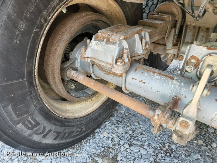 image for item DI1226 1993 Hilbilt  end dump trailer