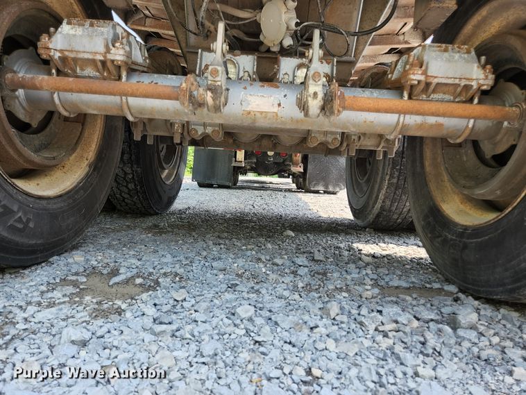 image for item DI1226 1993 Hilbilt  end dump trailer