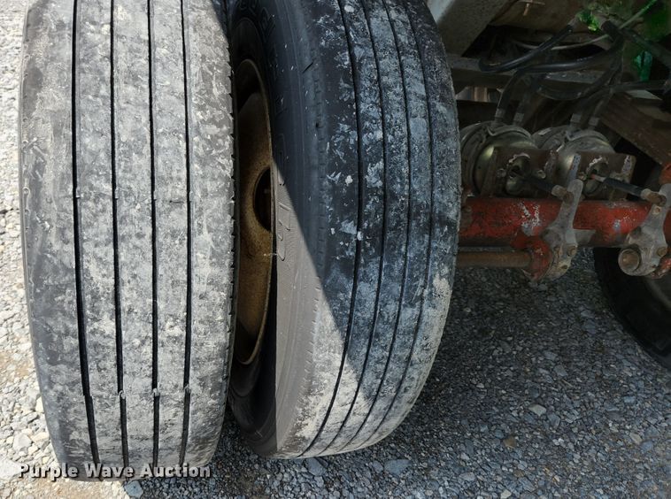 image for item DI1226 1993 Hilbilt  end dump trailer