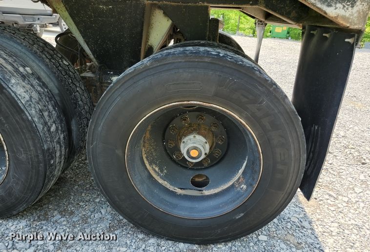 image for item DI1226 1993 Hilbilt  end dump trailer