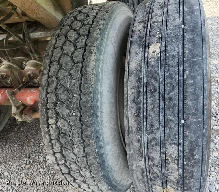 image for item DI1226 1993 Hilbilt  end dump trailer