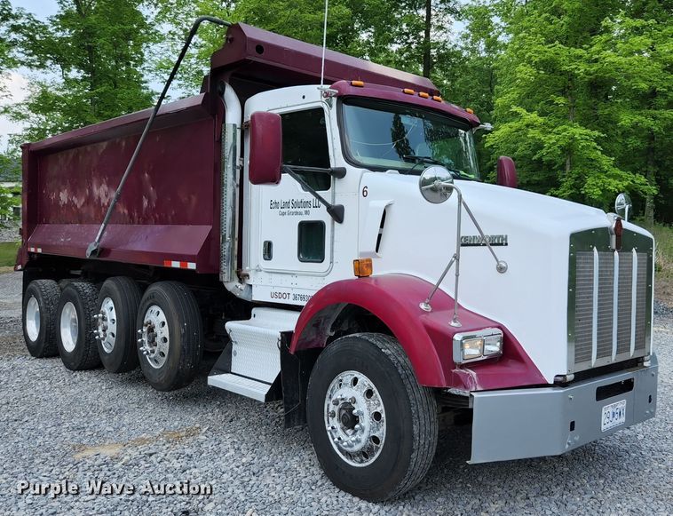 image for item DI1227 2007 Kenworth T800  dump truck