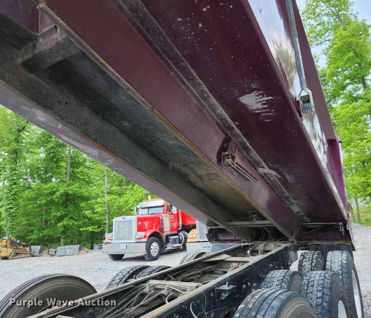 image for item DI1227 2007 Kenworth T800  dump truck