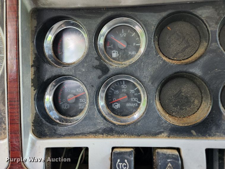 image for item DI1227 2007 Kenworth T800  dump truck