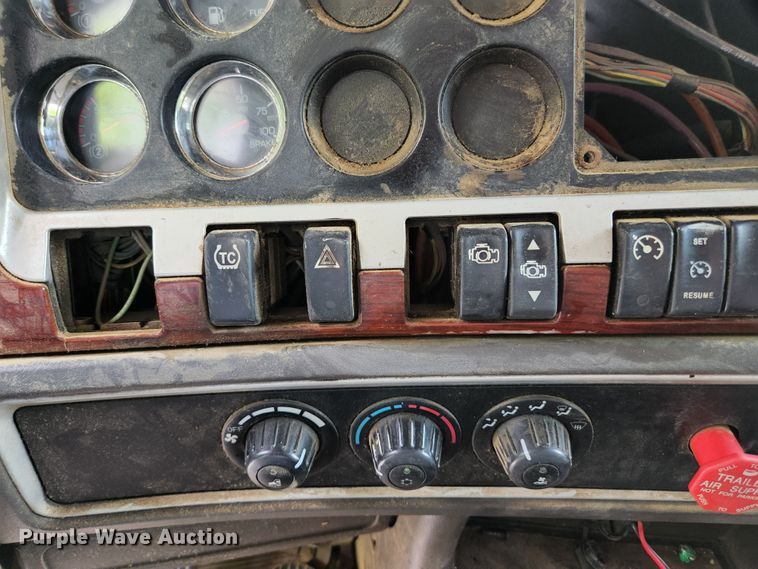 image for item DI1227 2007 Kenworth T800  dump truck