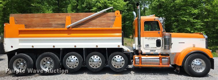 image for item DI1228 2000 Freightliner Classic XL  dump truck