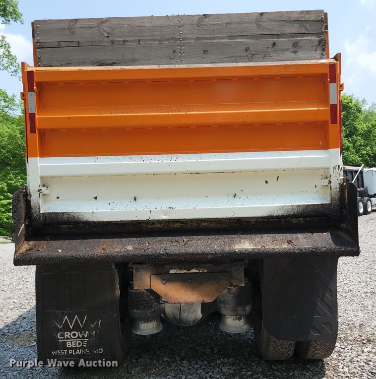 image for item DI1228 2000 Freightliner Classic XL  dump truck