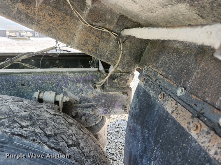 image for item DI1228 2000 Freightliner Classic XL  dump truck