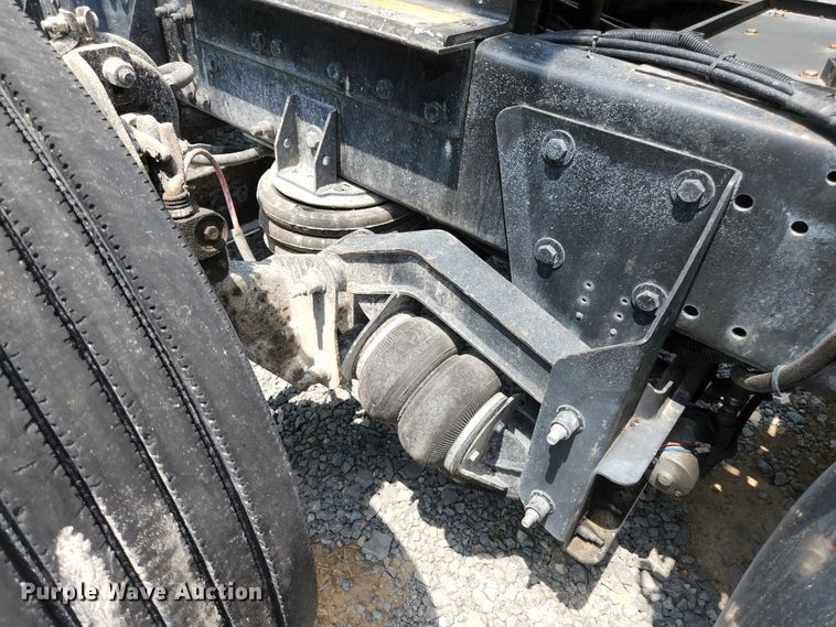 image for item DI1228 2000 Freightliner Classic XL  dump truck